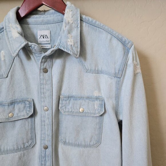 Zara Light Wash Relaxed Fit Distressed Denim Shirt Jacket Shacket - Picture 3 of 13
